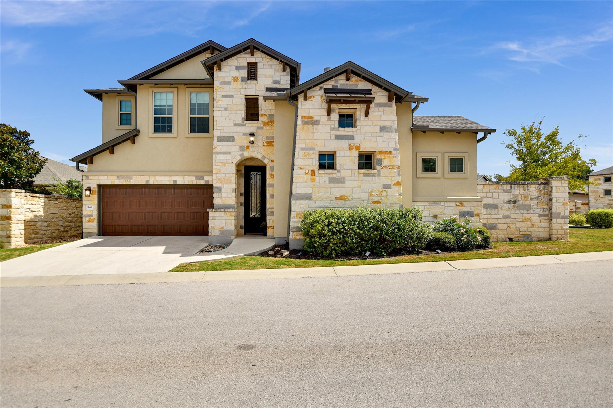 949 Indian Hawthorne Dr, Georgetown, TX 78628