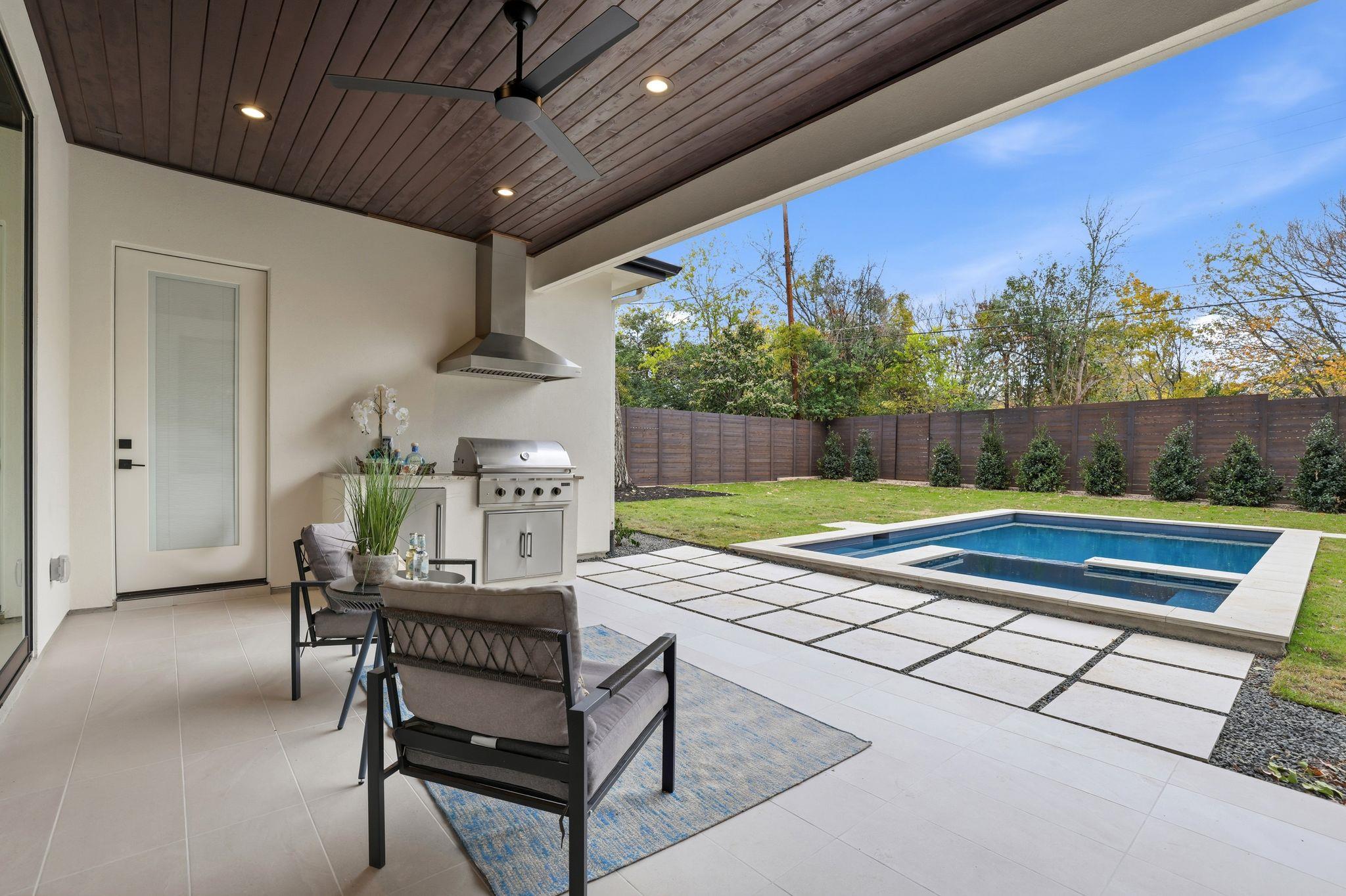 2908 Stoneway Dr, Austin, TX 78757