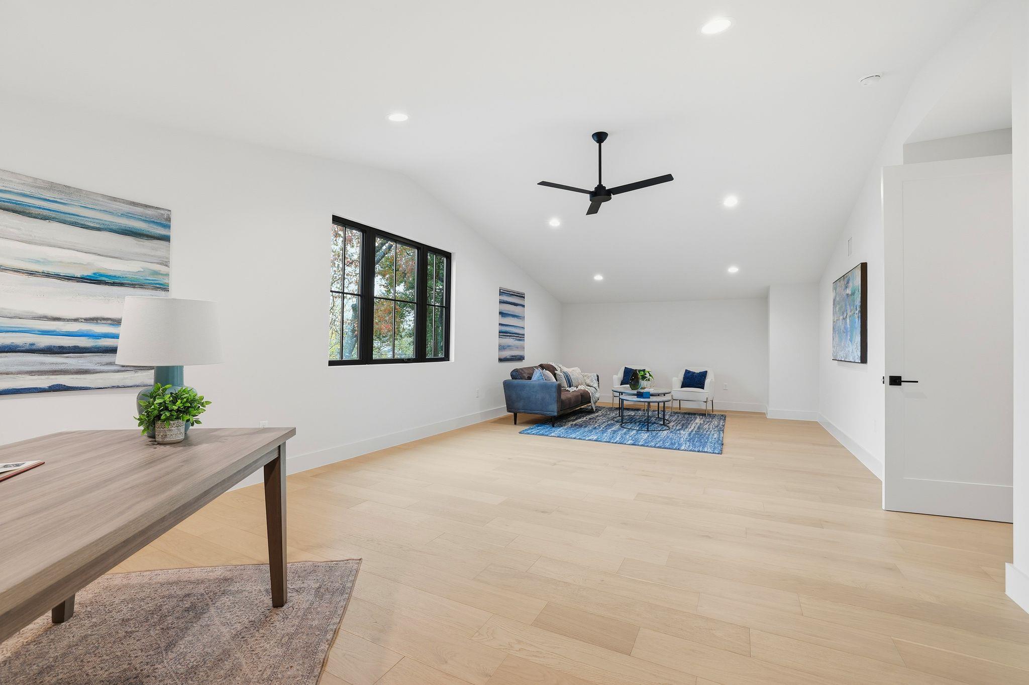 2908 Stoneway Dr, Austin, TX 78757