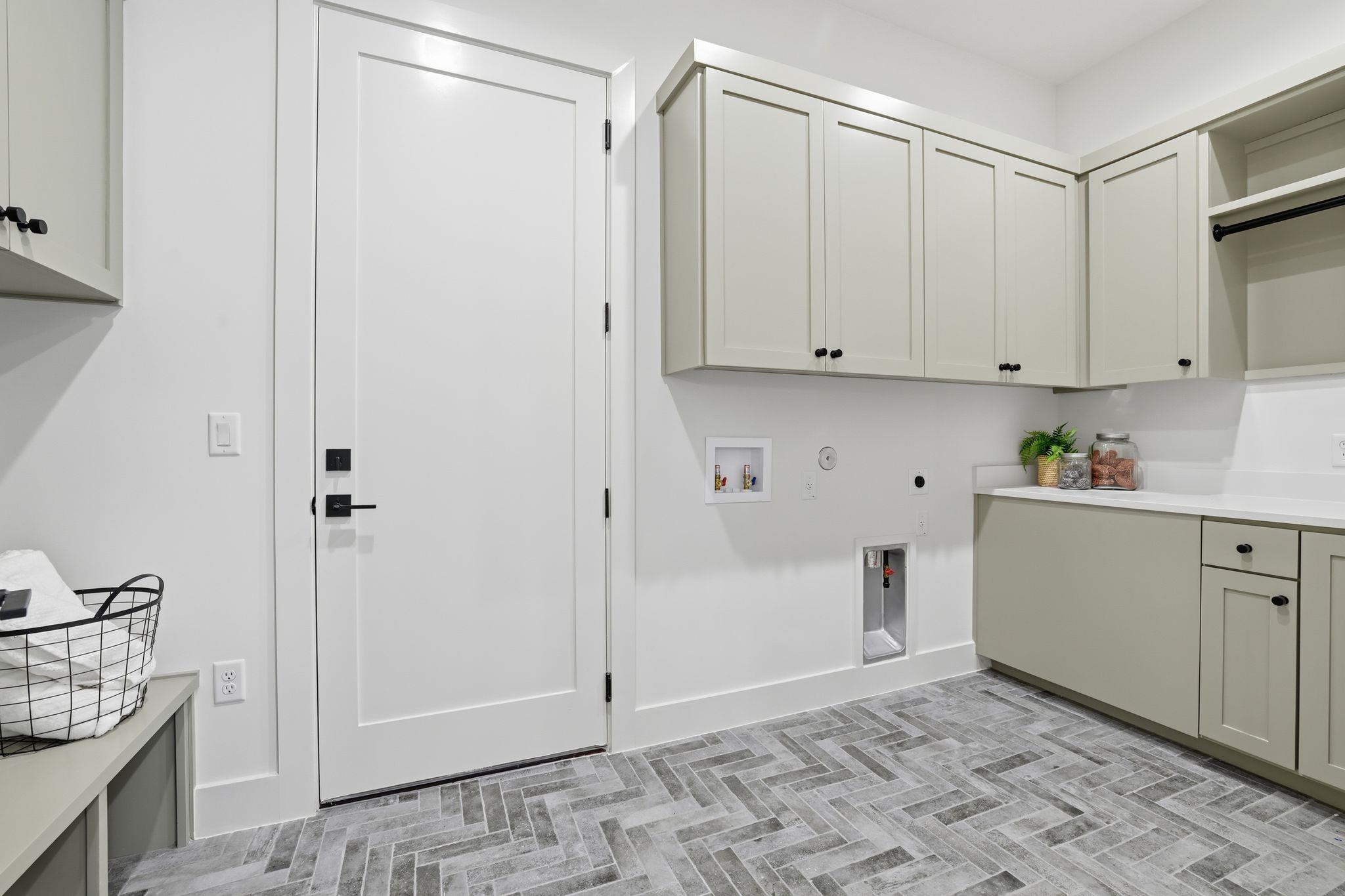 2908 Stoneway Dr, Austin, TX 78757