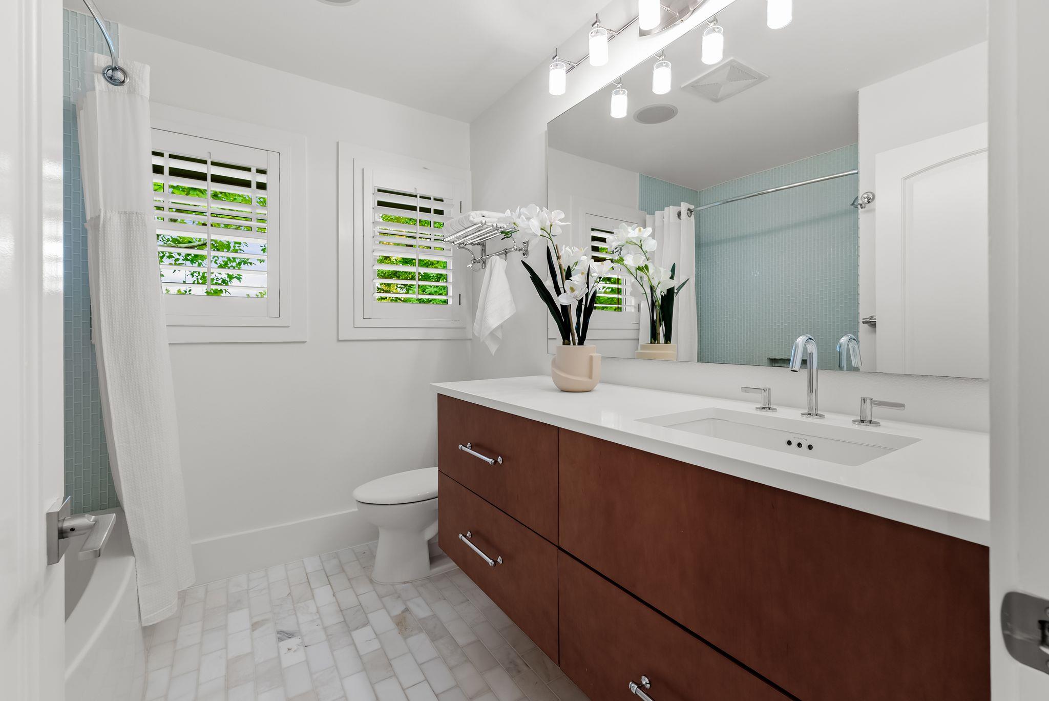 3415 Shinoak Dr, Austin, TX 78731