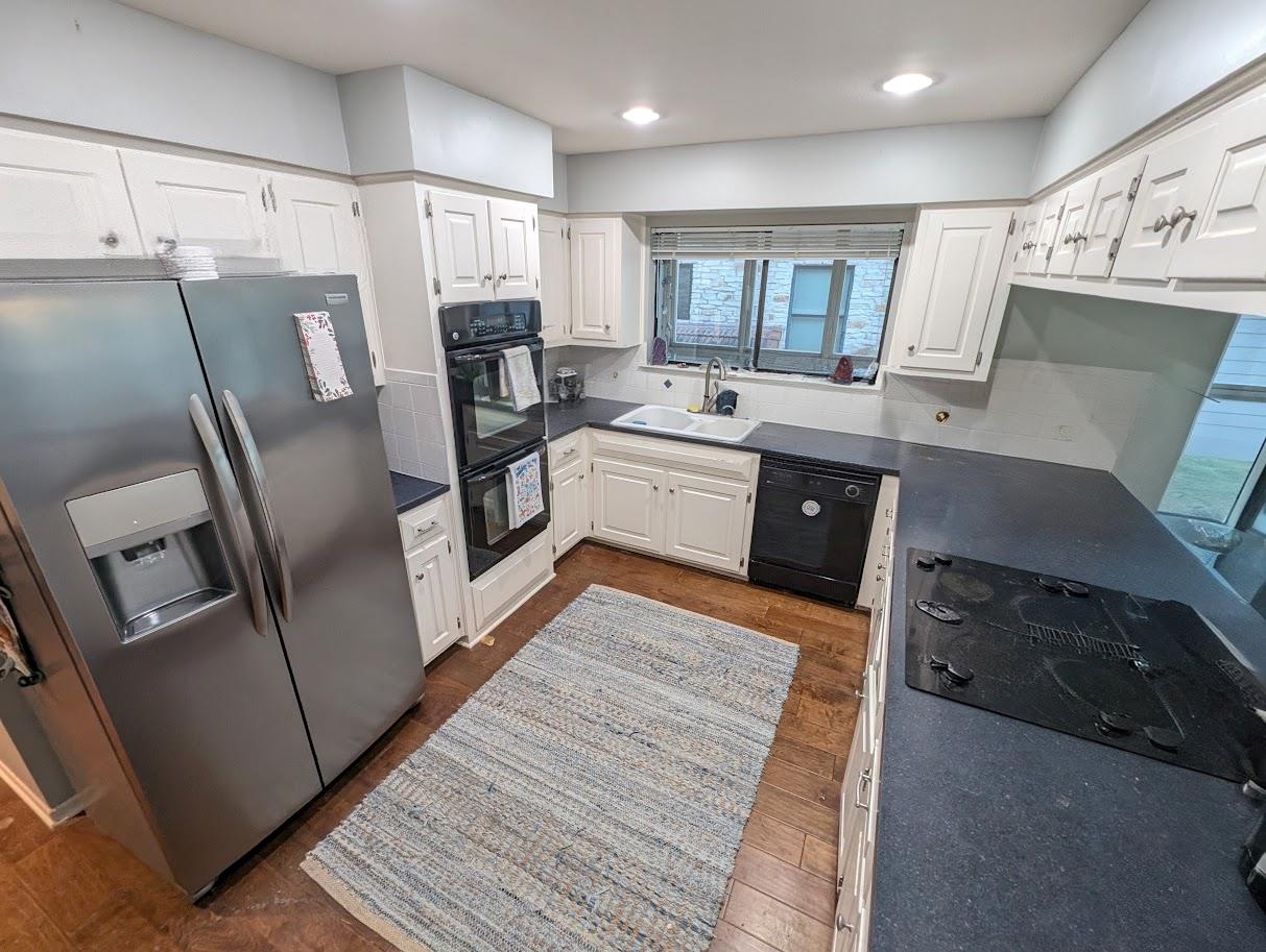 208 Crescent Blf, Lakeway, TX 78734