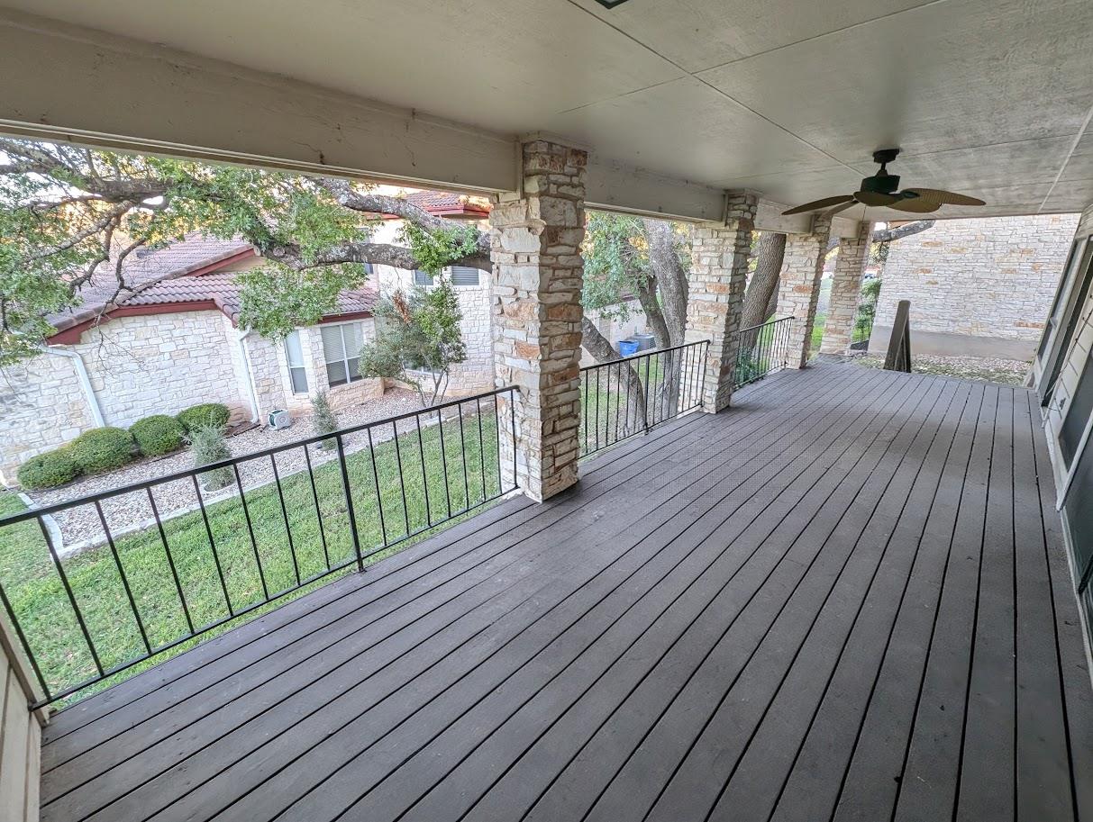 208 Crescent Blf, Lakeway, TX 78734