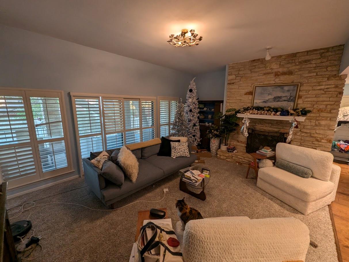 208 Crescent Blf, Lakeway, TX 78734