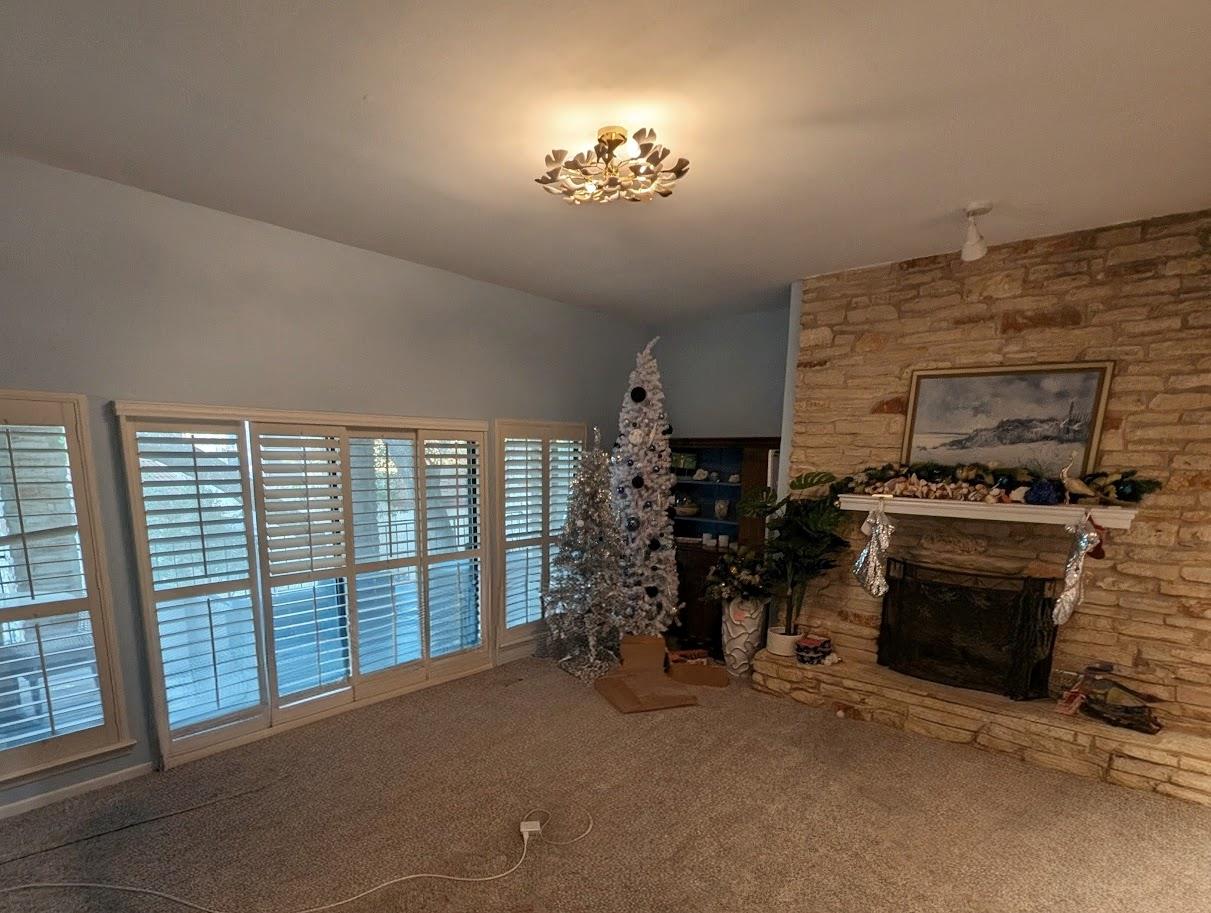 208 Crescent Blf, Lakeway, TX 78734