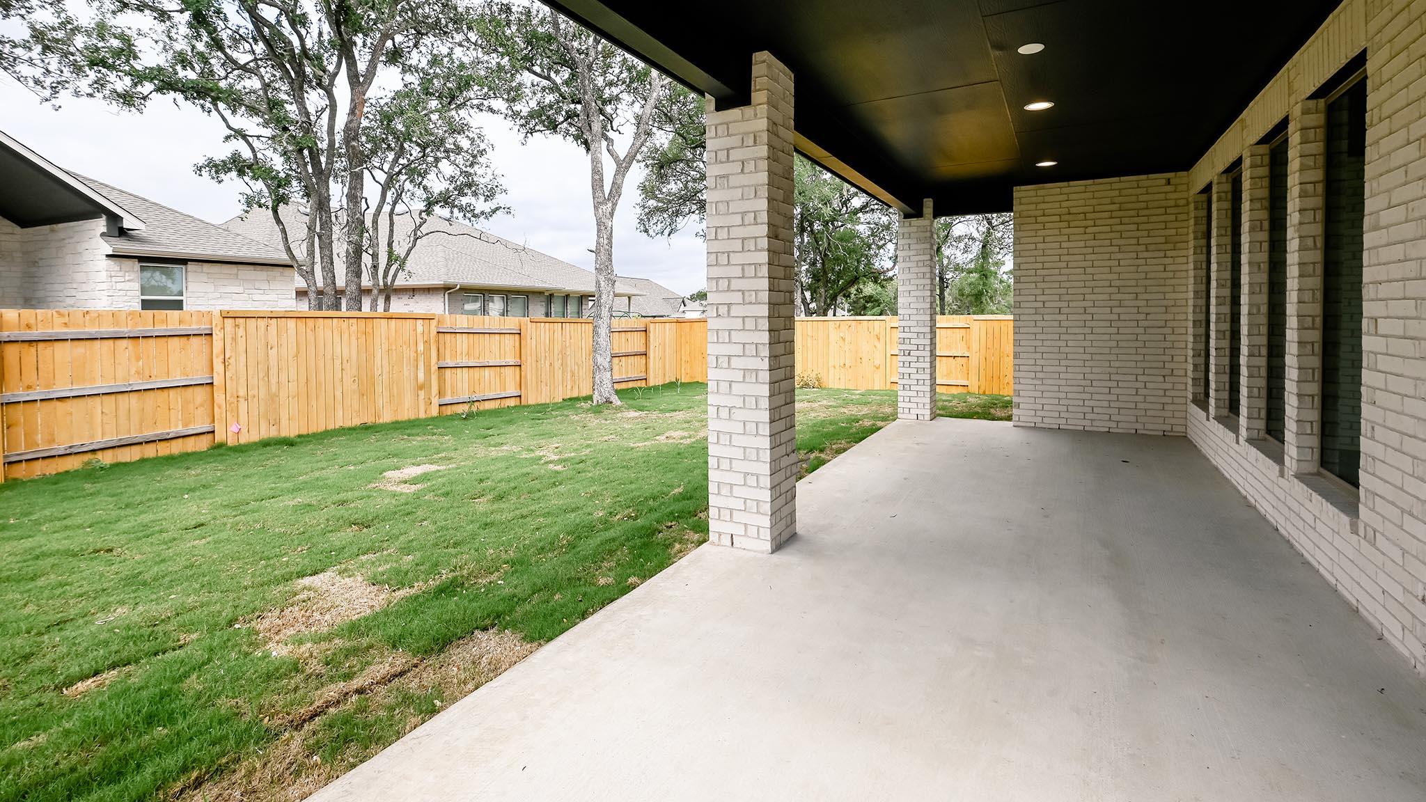 124 Brewer St, Kyle, TX 78640