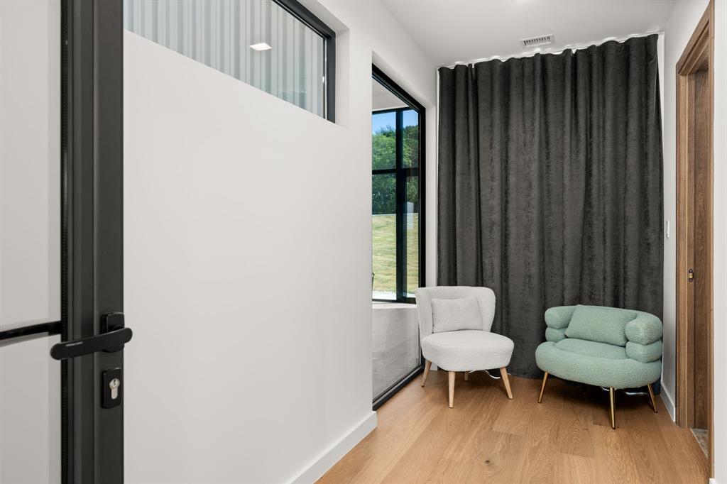 2714 Lakehurst Rd, Spicewood, TX 78669