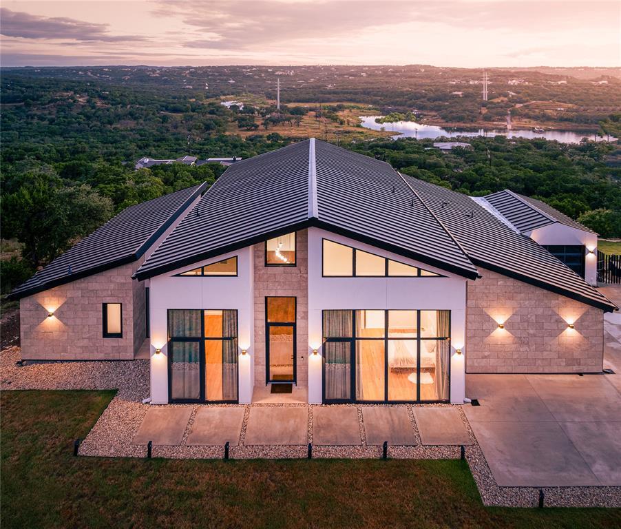 2714 Lakehurst Rd, Spicewood, TX 78669