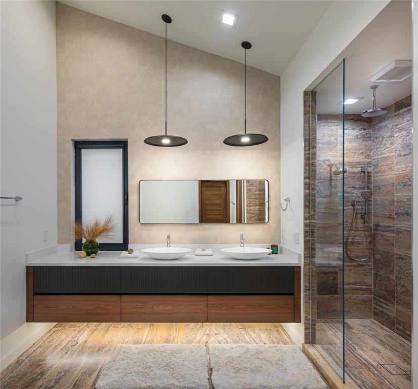 2714 Lakehurst Rd, Spicewood, TX 78669