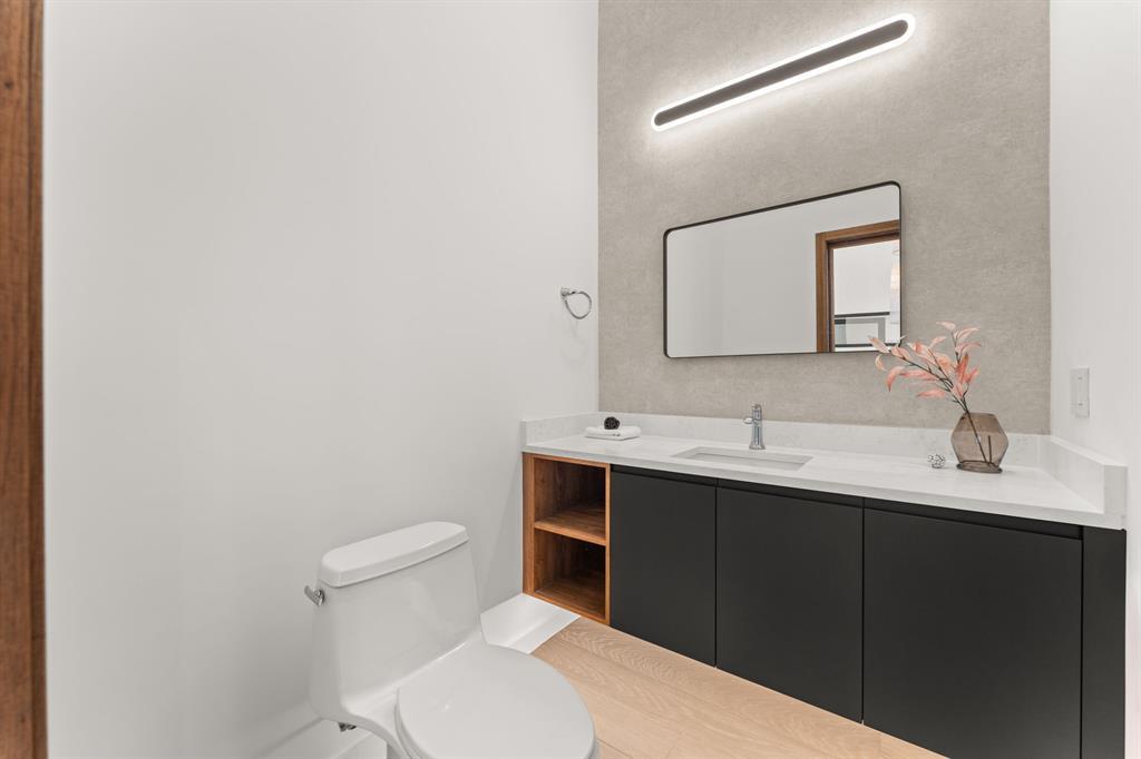 2714 Lakehurst Rd, Spicewood, TX 78669