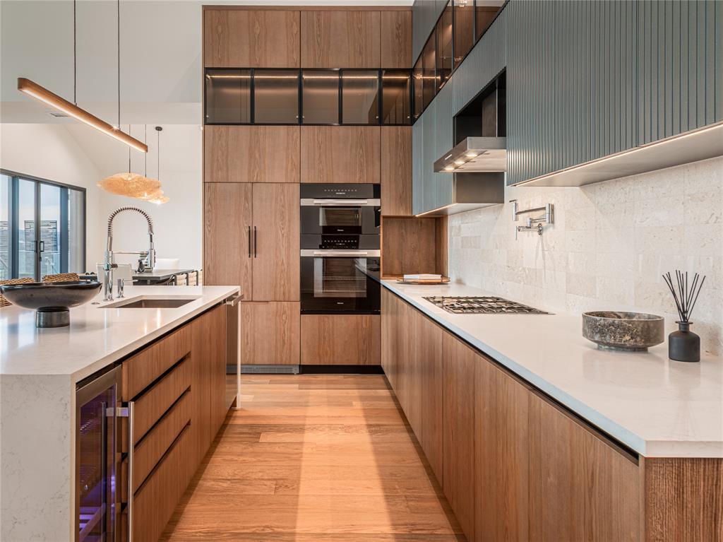 2714 Lakehurst Rd, Spicewood, TX 78669