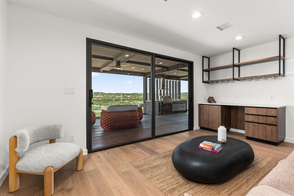 2714 Lakehurst Rd, Spicewood, TX 78669