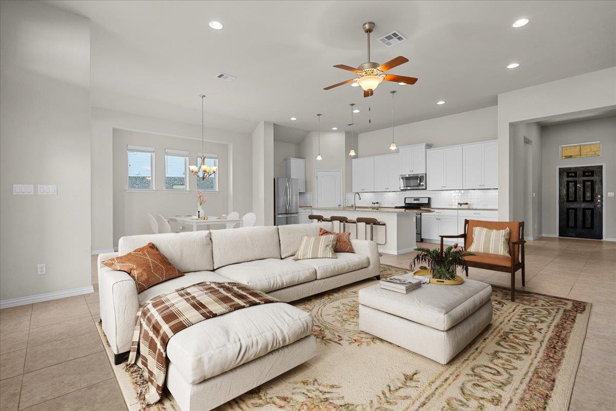 121 Fattoria Cv, Liberty Hill, TX 78642