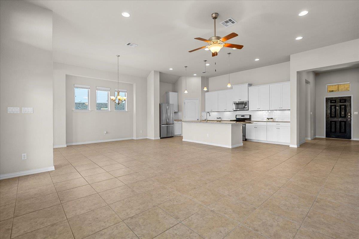 121 Fattoria Cv, Liberty Hill, TX 78642