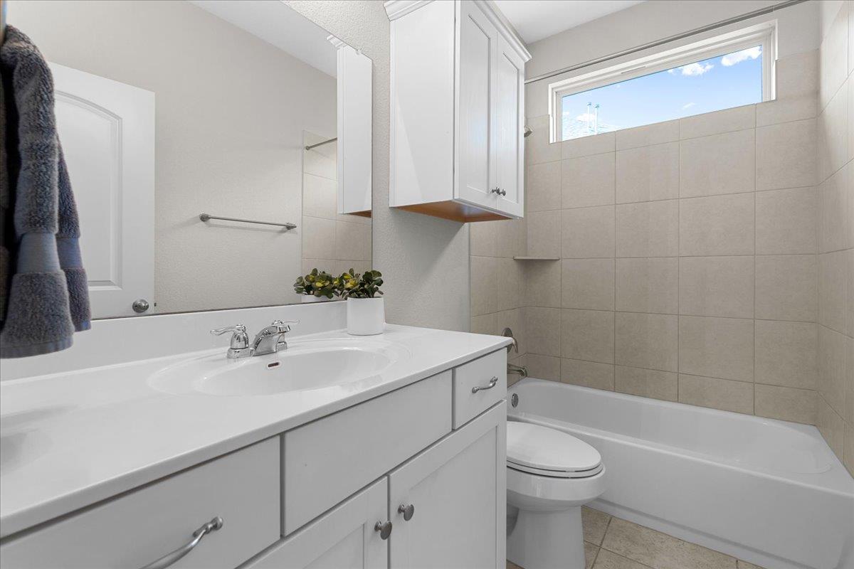 121 Fattoria Cv, Liberty Hill, TX 78642