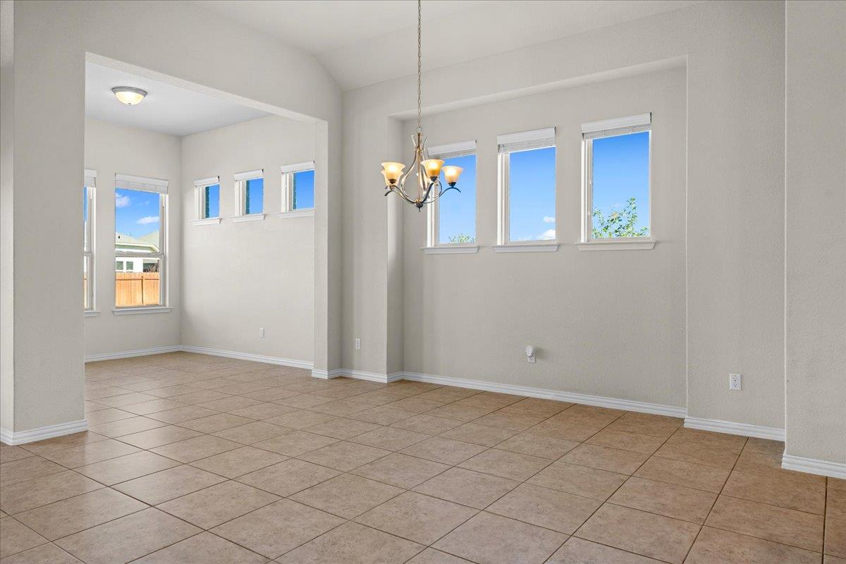 121 Fattoria Cv, Liberty Hill, TX 78642