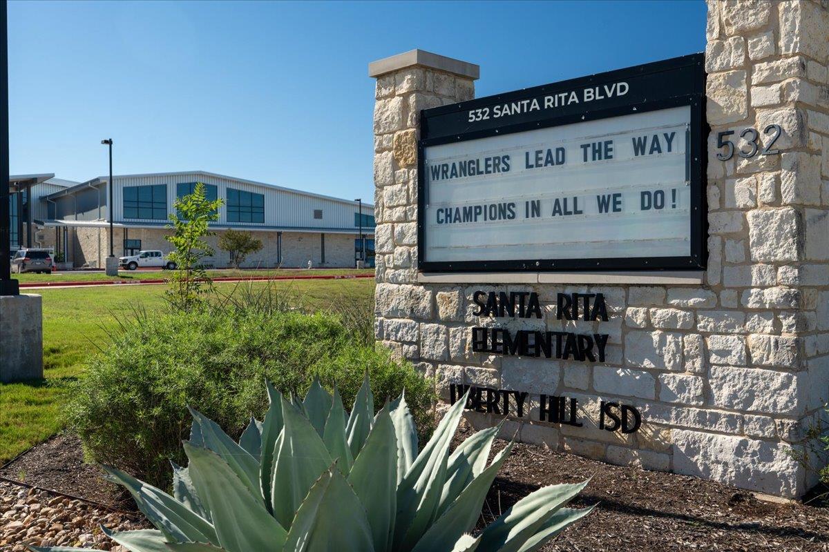 121 Fattoria Cv, Liberty Hill, TX 78642