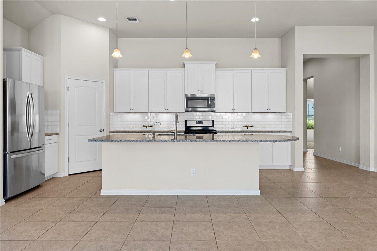 121 Fattoria Cv, Liberty Hill, TX 78642