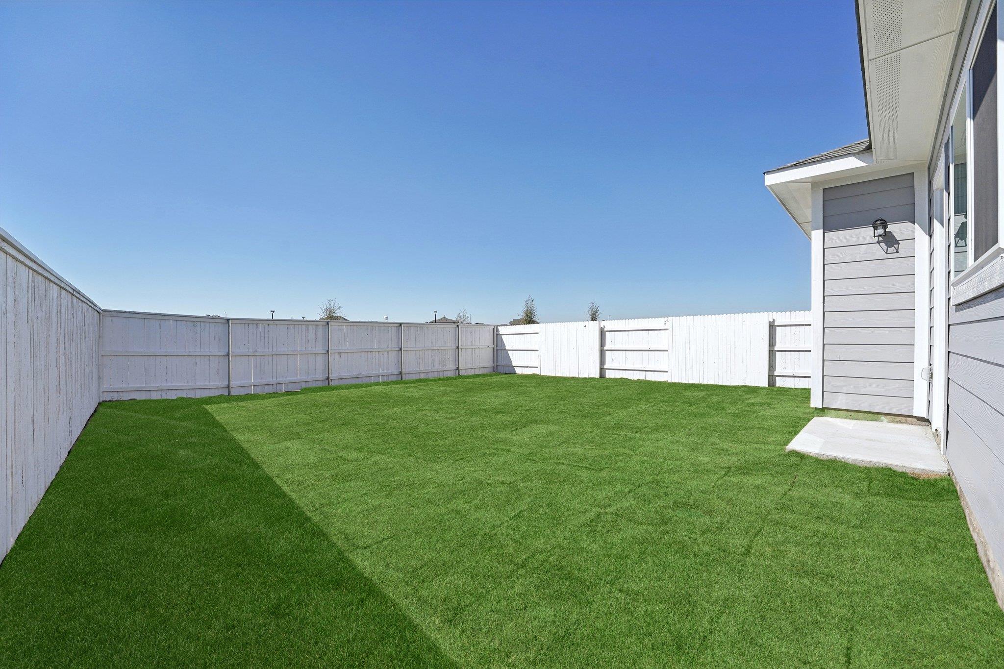 136 Summer Dr, Elgin, TX 78621