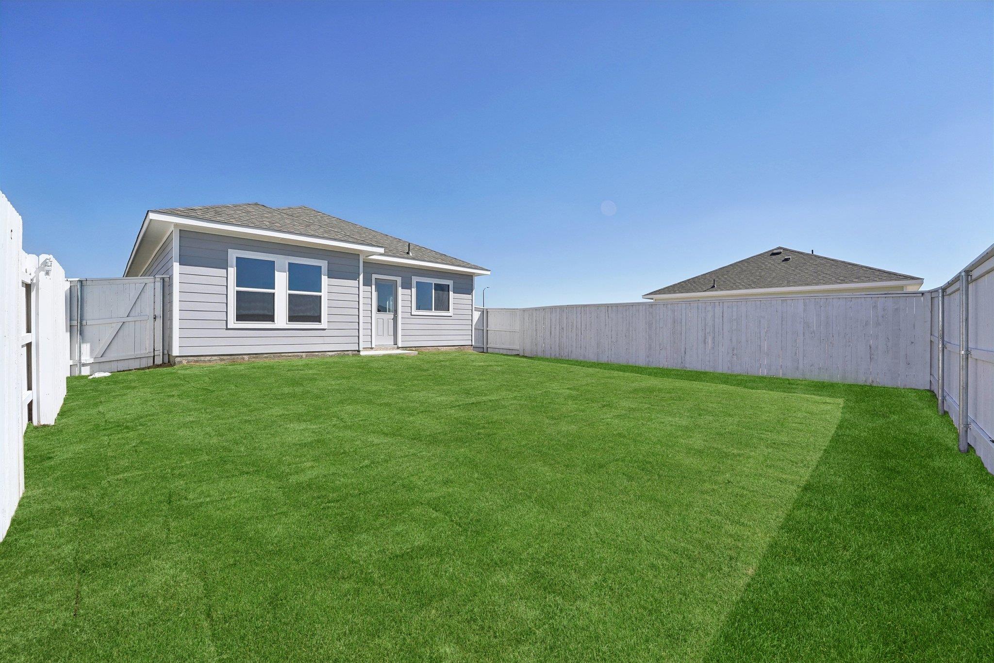 136 Summer Dr, Elgin, TX 78621