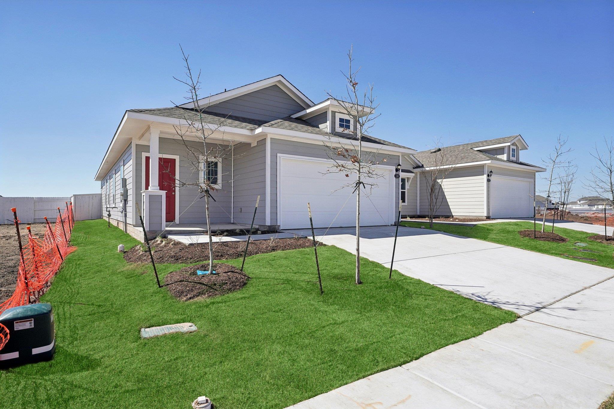 136 Summer Dr, Elgin, TX 78621