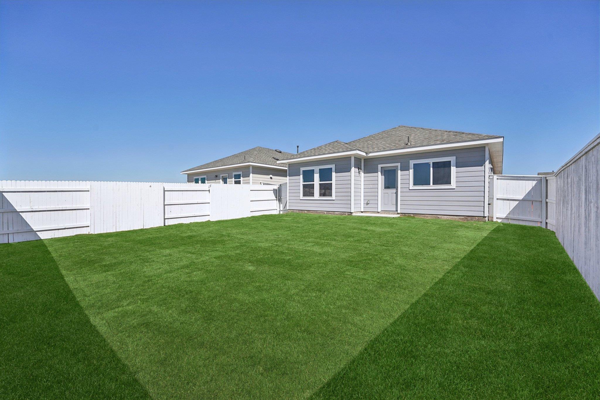 136 Summer Dr, Elgin, TX 78621