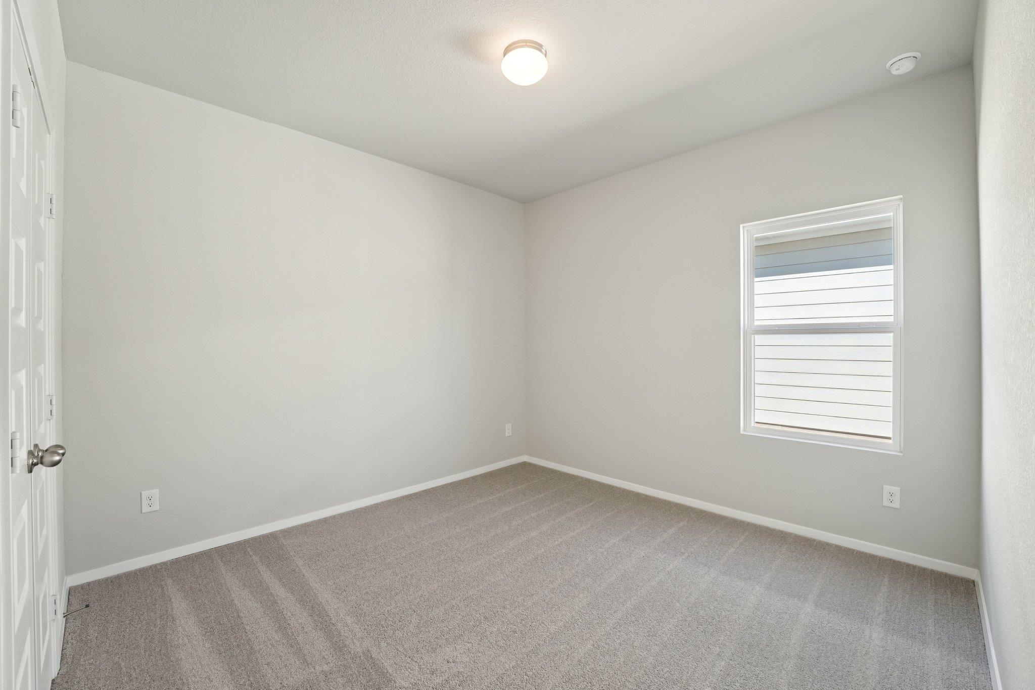 136 Summer Dr, Elgin, TX 78621