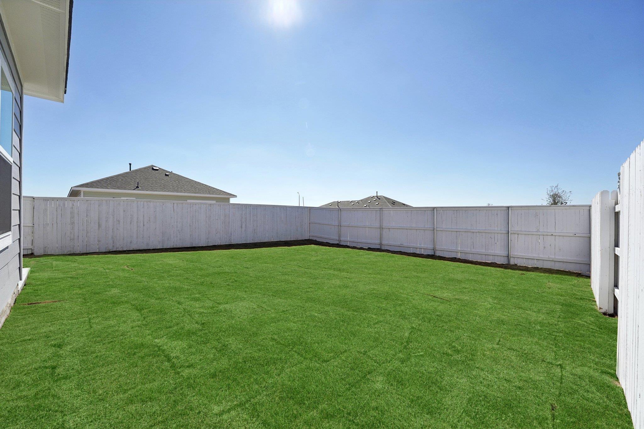 136 Summer Dr, Elgin, TX 78621