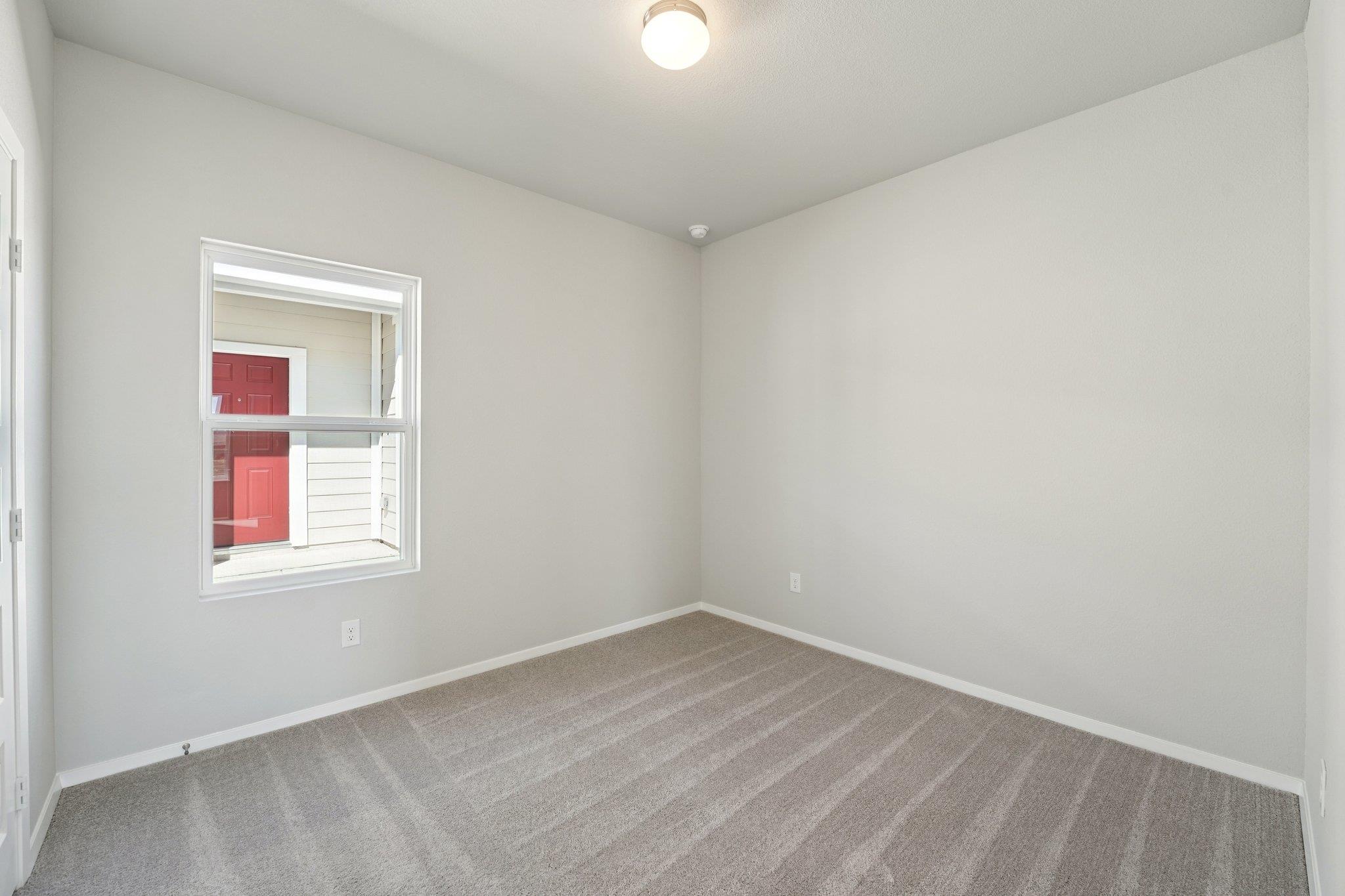 136 Summer Dr, Elgin, TX 78621