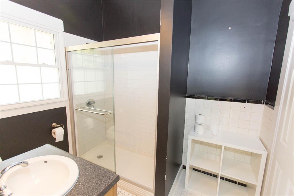 201 W 33rd St, Austin, TX 78705