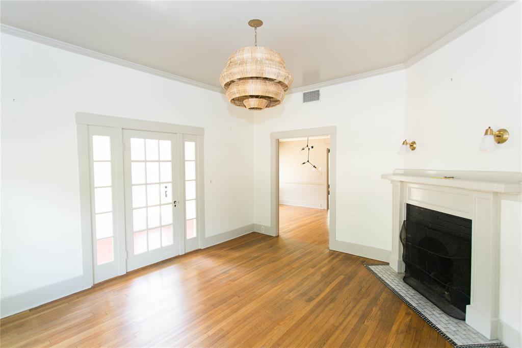 201 W 33rd St, Austin, TX 78705