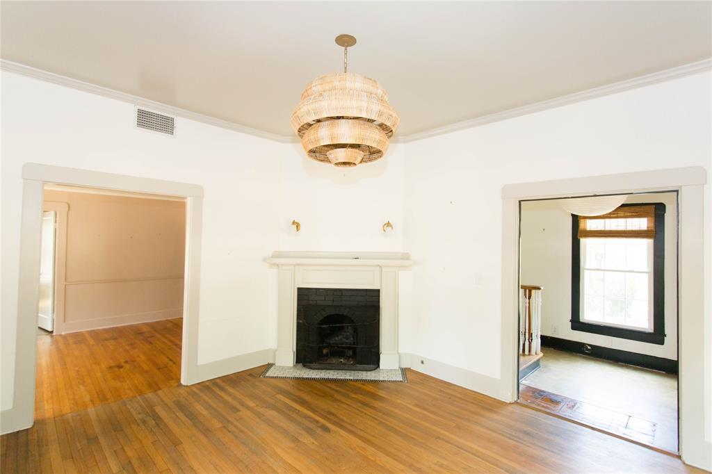 201 W 33rd St, Austin, TX 78705