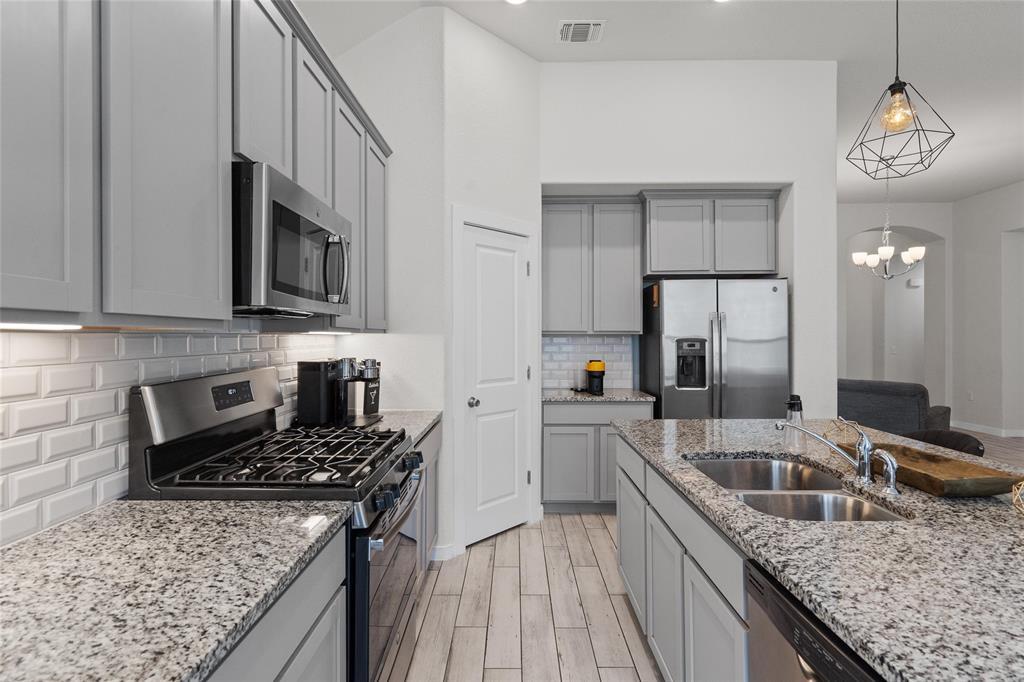 11000 American Mustang Loop, Manor, TX 78653