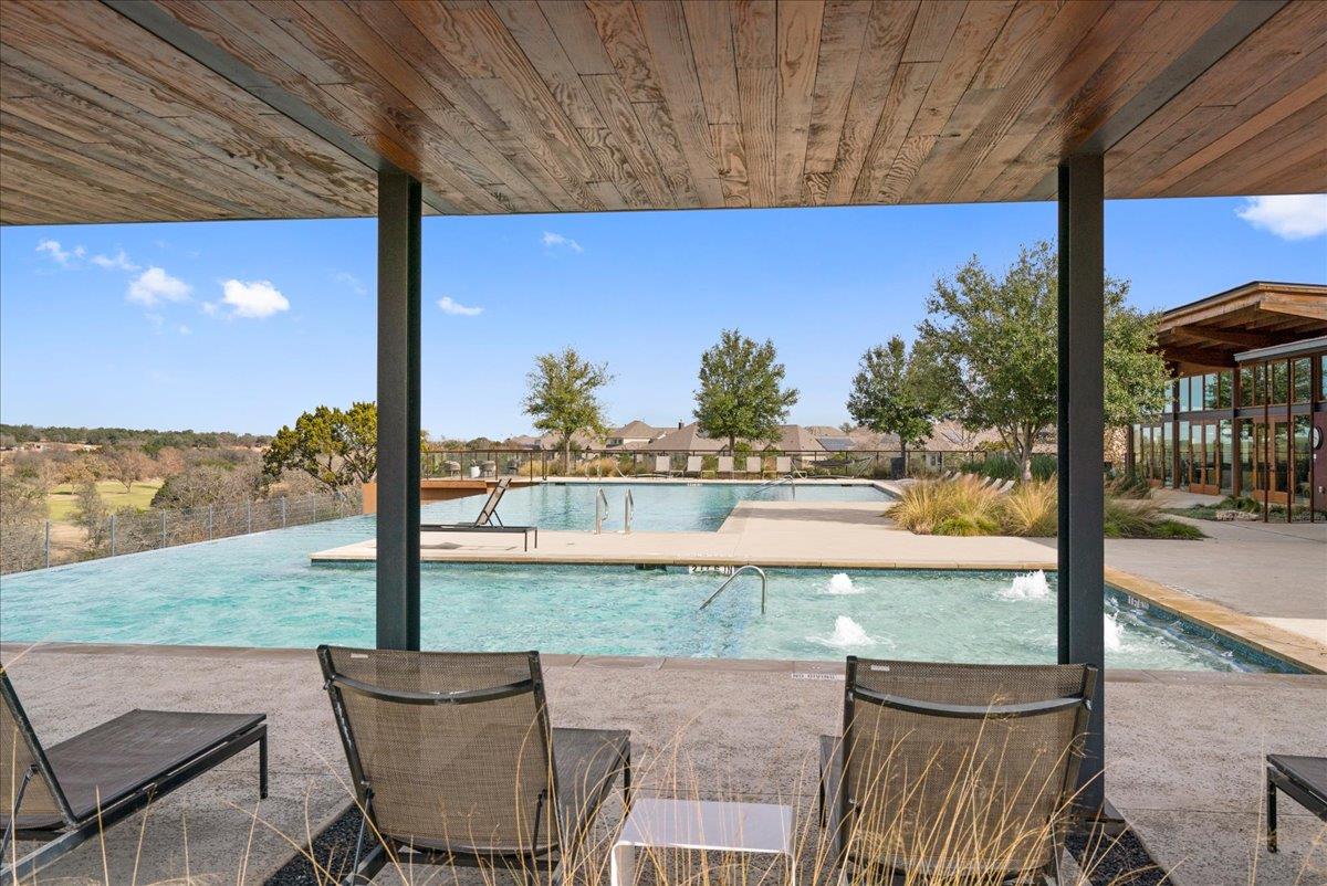201 Barefoot Park Ln, Georgetown, TX 78628