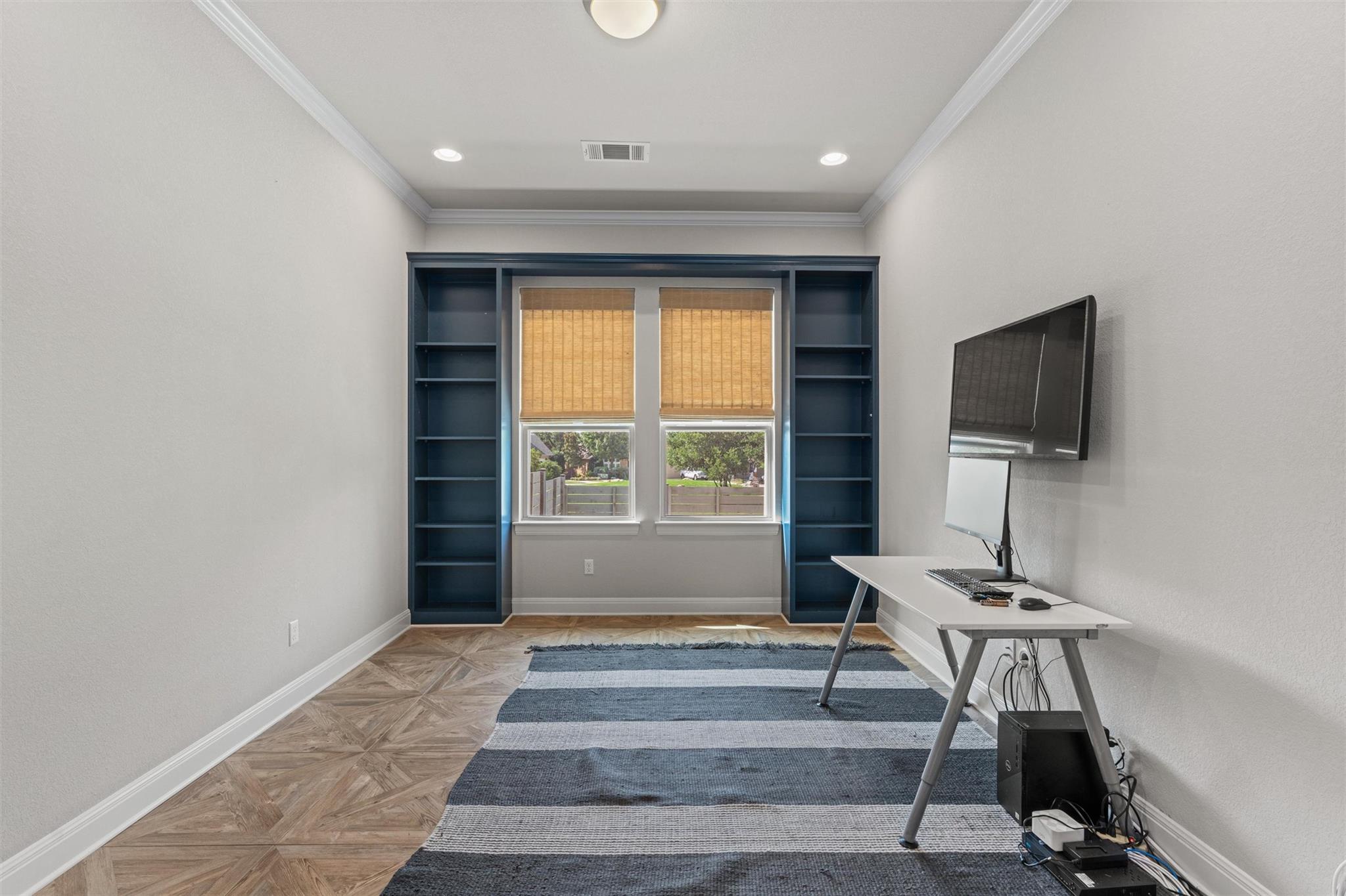 201 Barefoot Park Ln, Georgetown, TX 78628