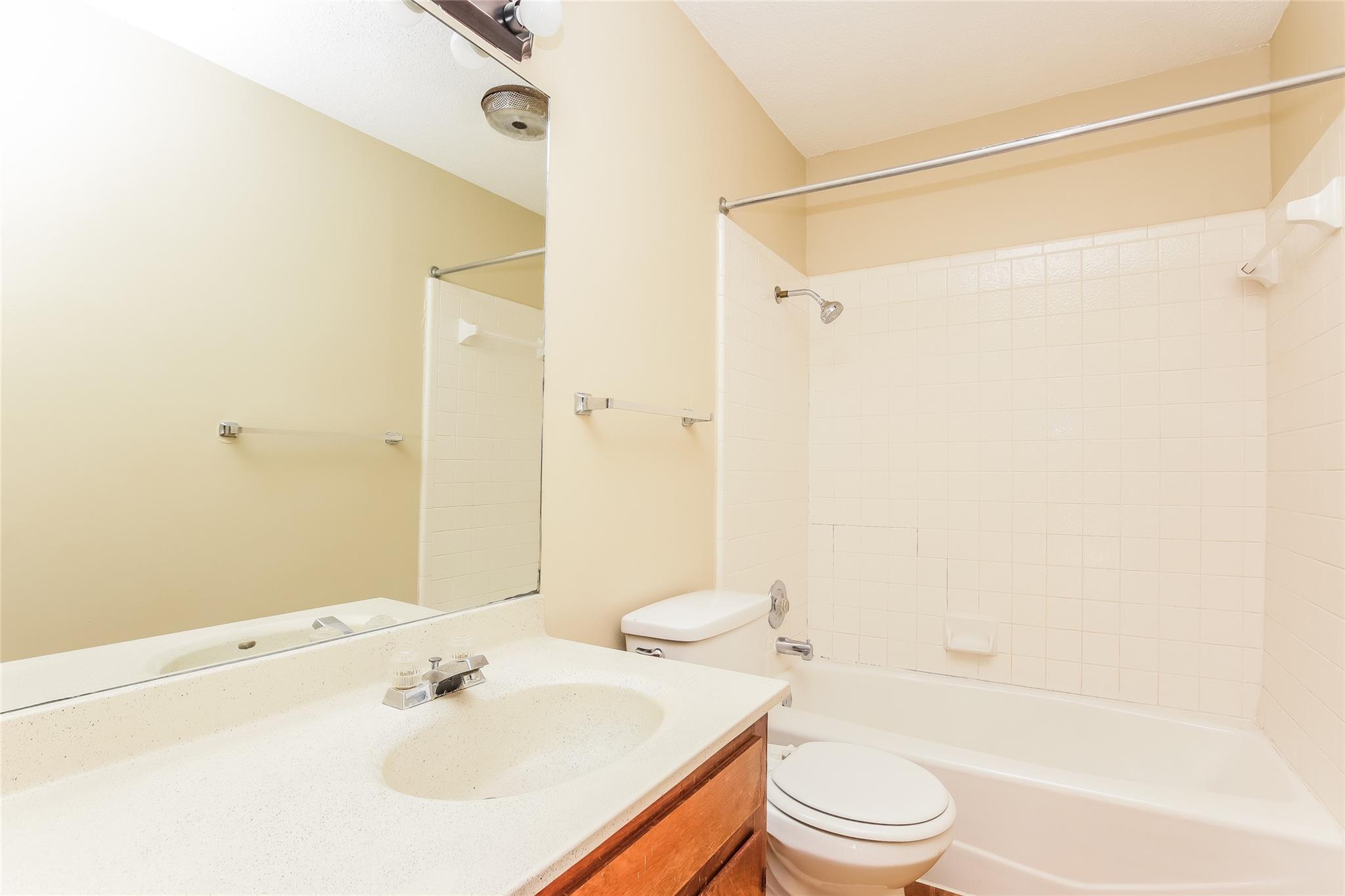 1813 Rawhide Dr, Round Rock, TX 78681