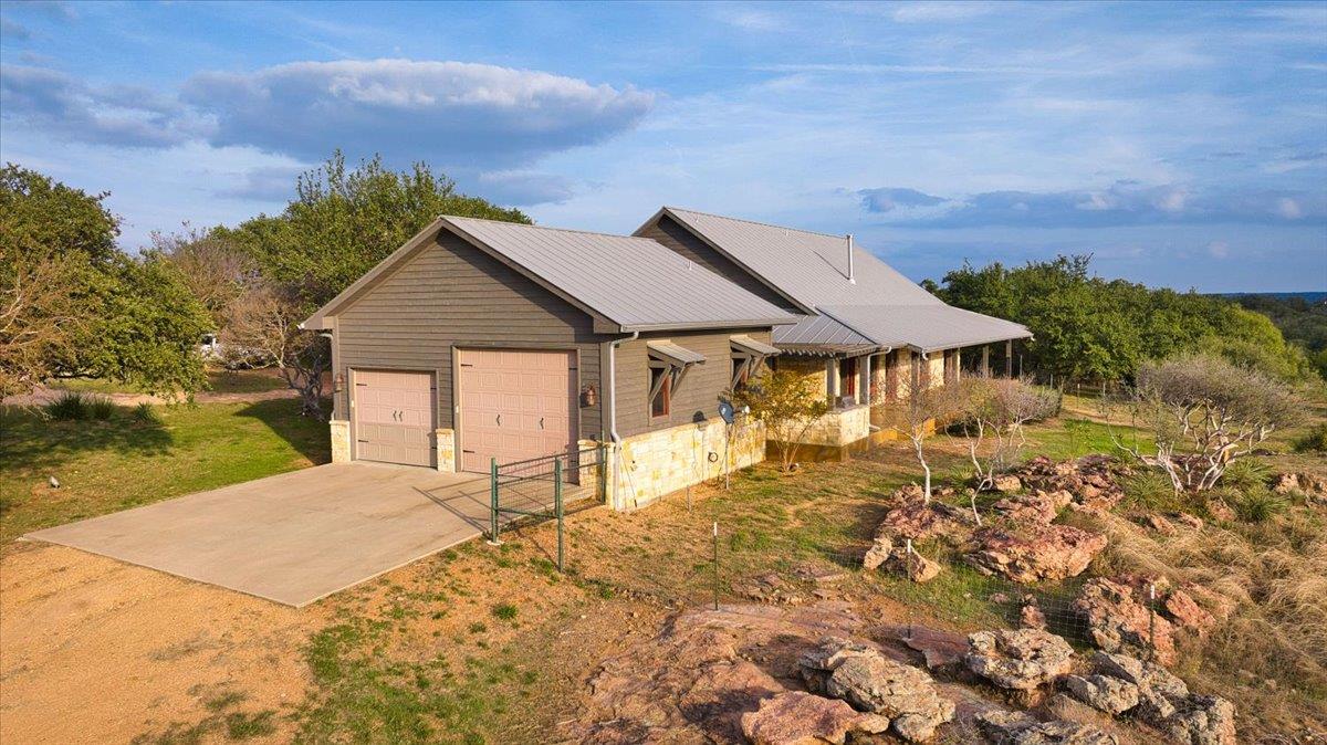 1250 Rocky Hollow Dr, Burnet, TX 78611