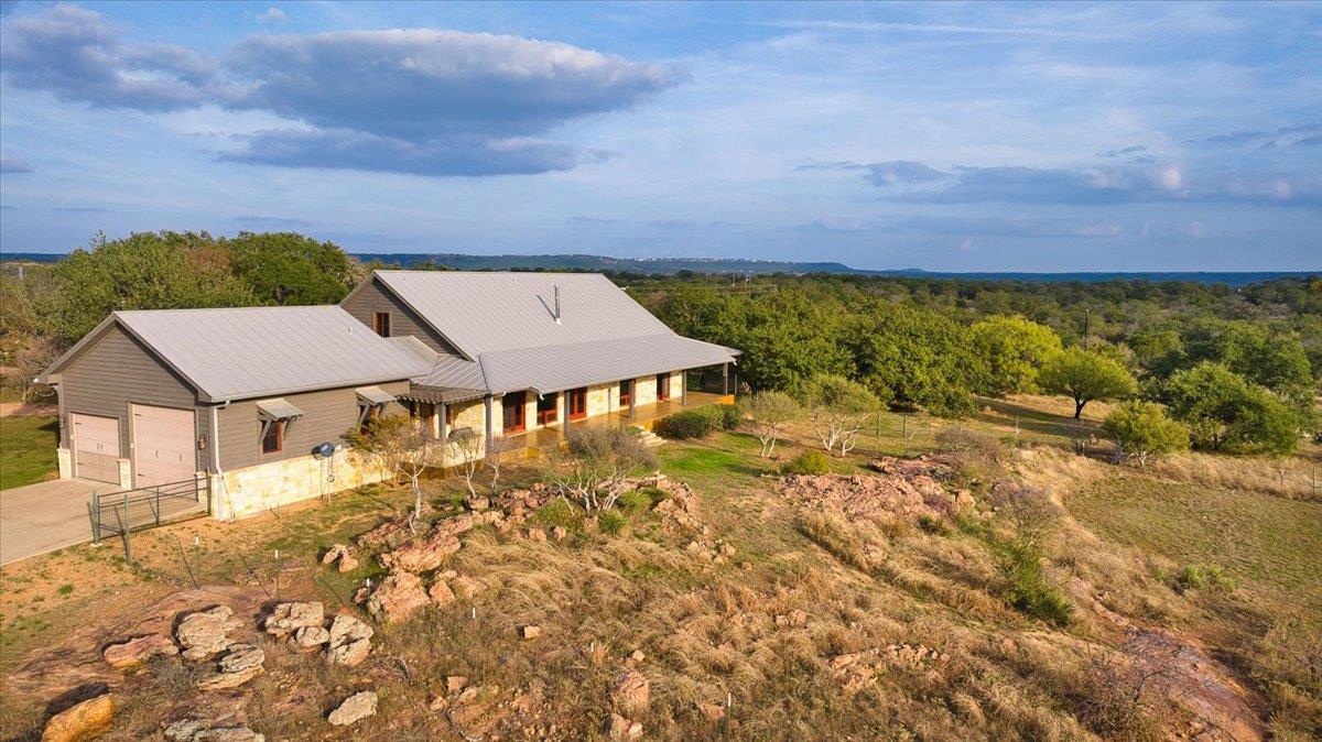1250 Rocky Hollow Dr, Burnet, TX 78611