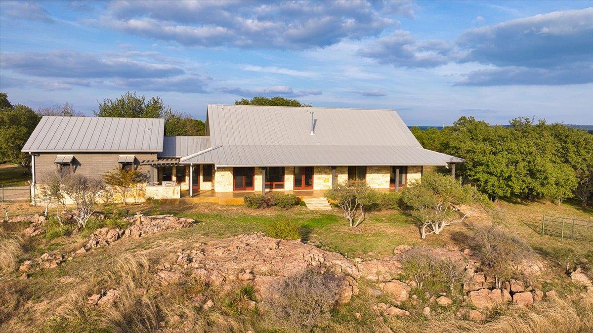 1250 Rocky Hollow Dr, Burnet, TX 78611