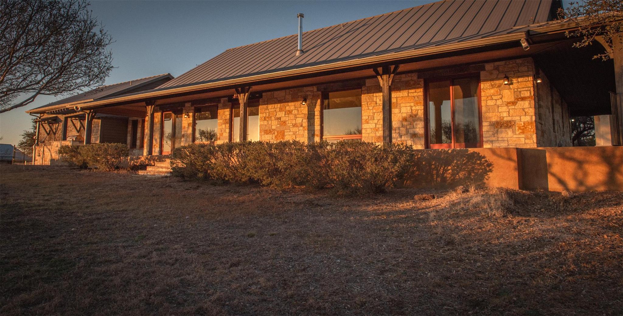 1250 Rocky Hollow Dr, Burnet, TX 78611