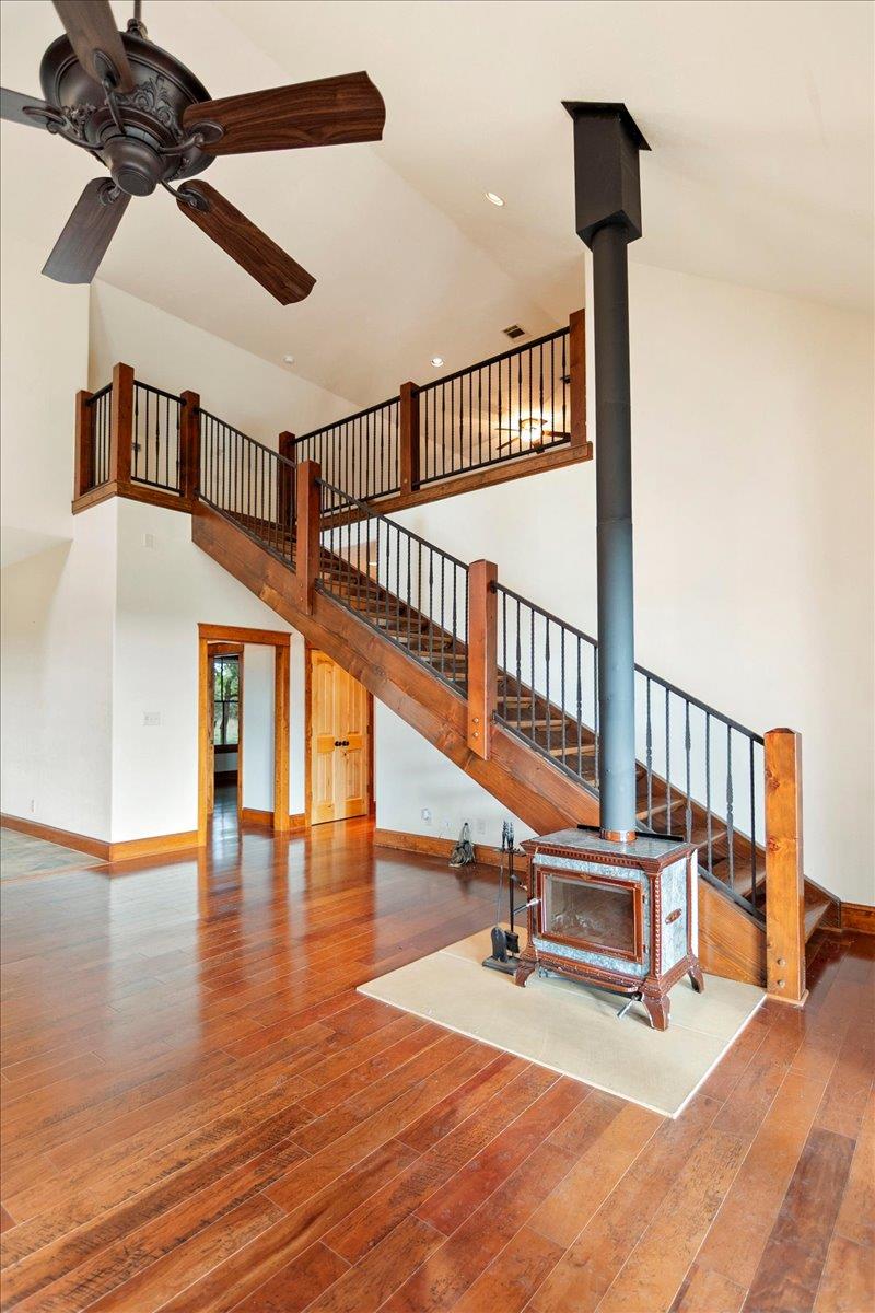 1250 Rocky Hollow Dr, Burnet, TX 78611