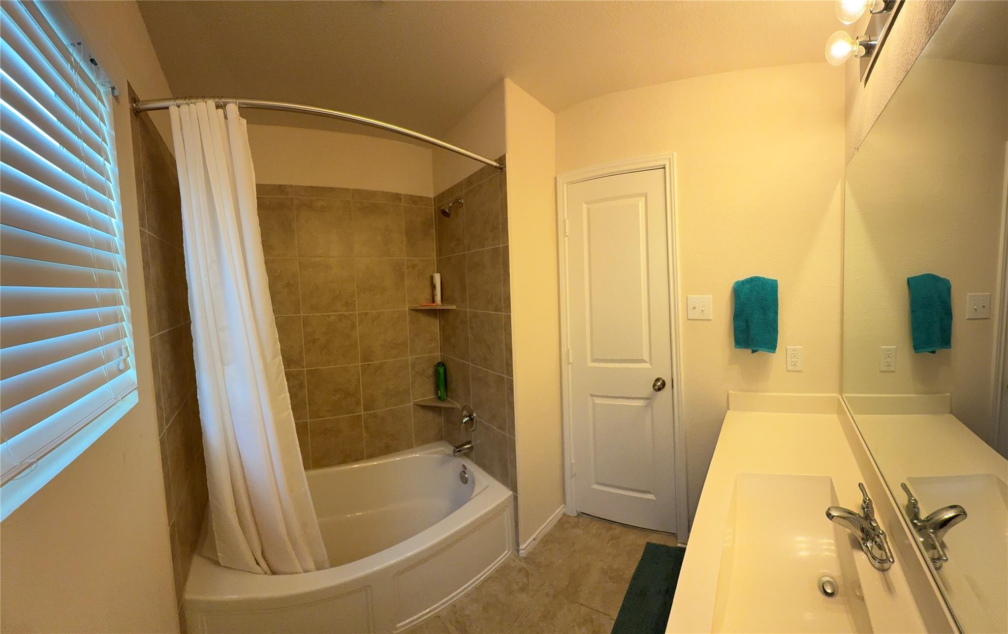 352 Circle Way # 37E, Jarrell, TX 76537