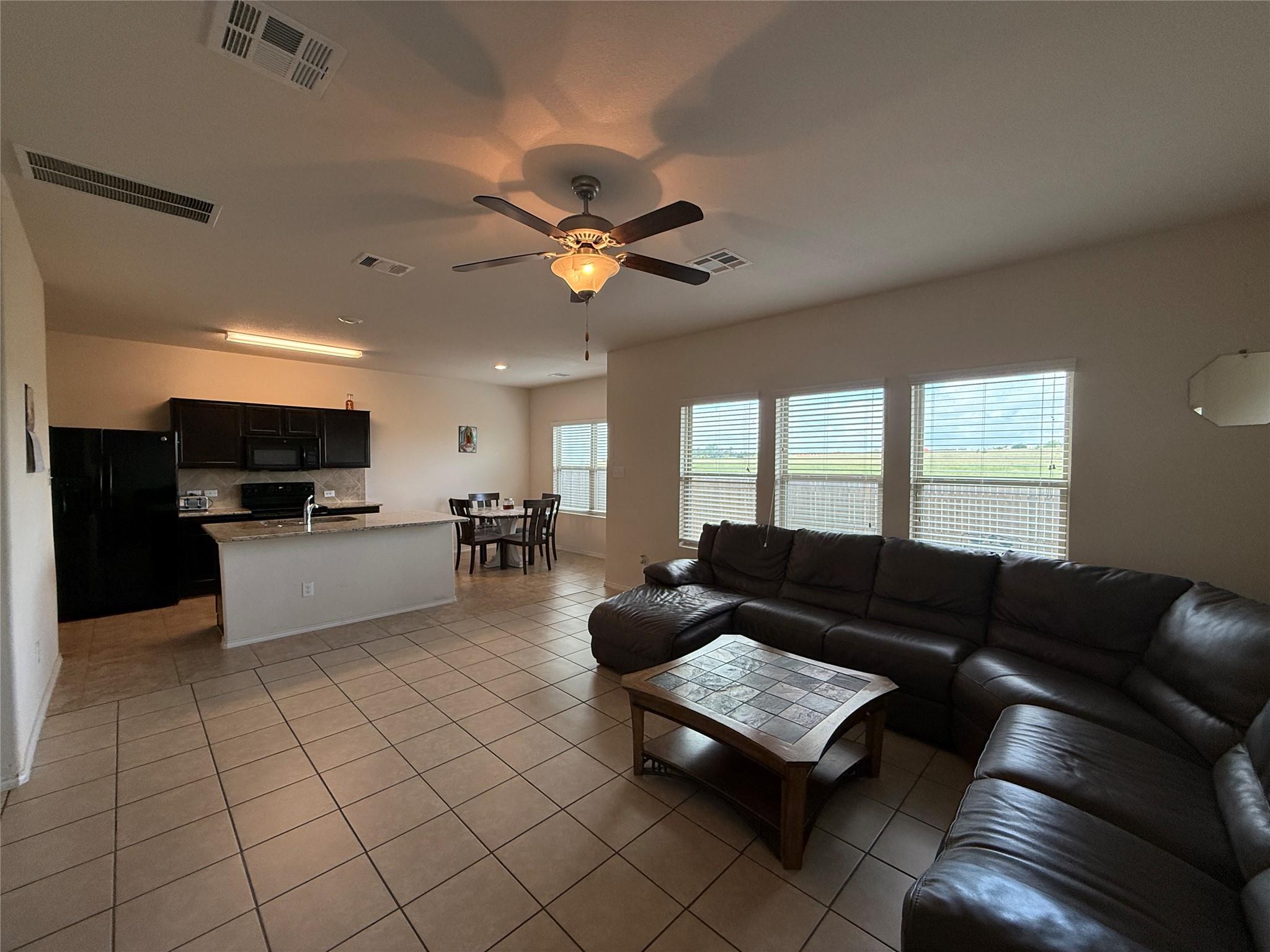 352 Circle Way # 37E, Jarrell, TX 76537