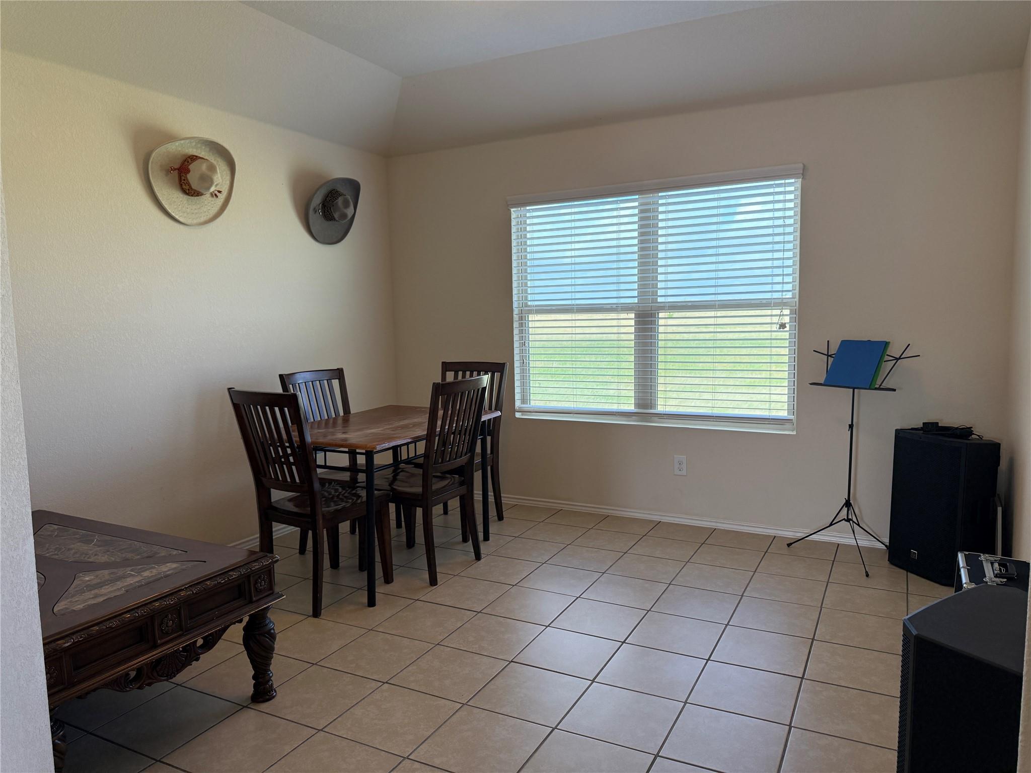 352 Circle Way # 37E, Jarrell, TX 76537