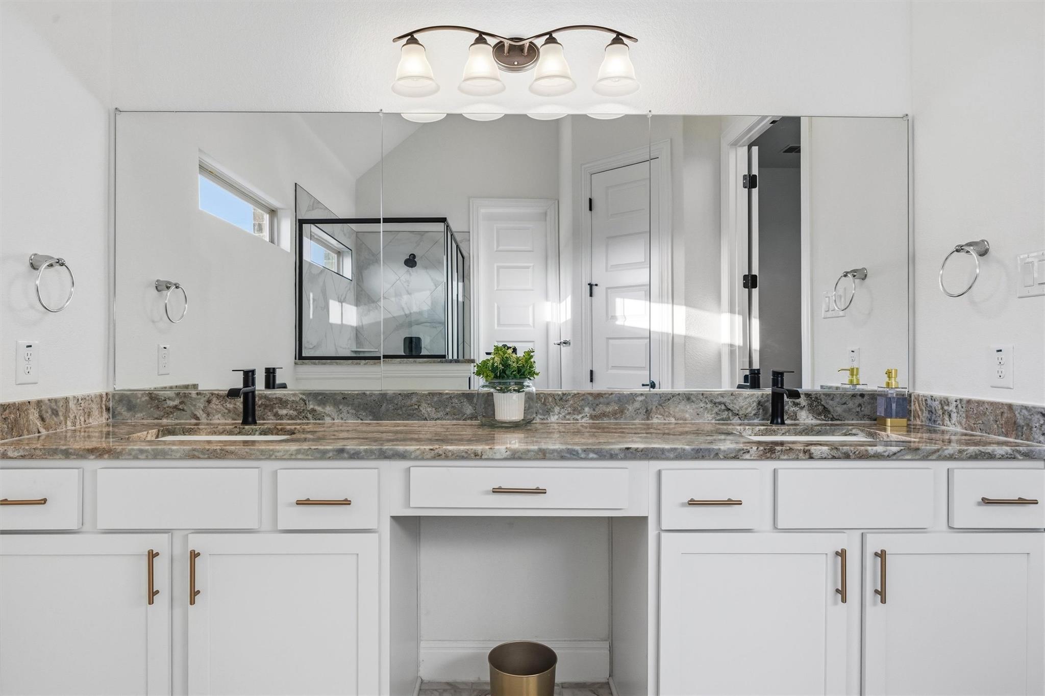 209 Rainier Dr, Kyle, TX 78640