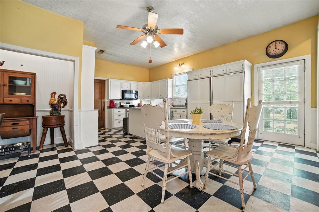 504 S Main St, Lockhart, TX 78644