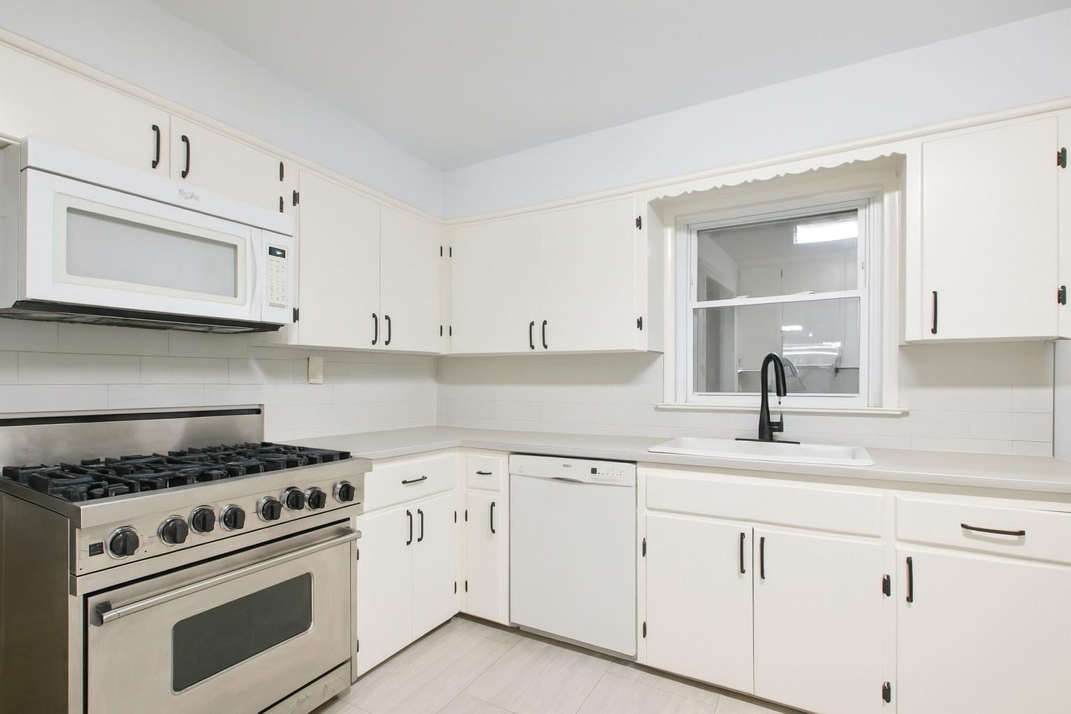 2701 W 49th 1/2 St, Austin, TX 78731