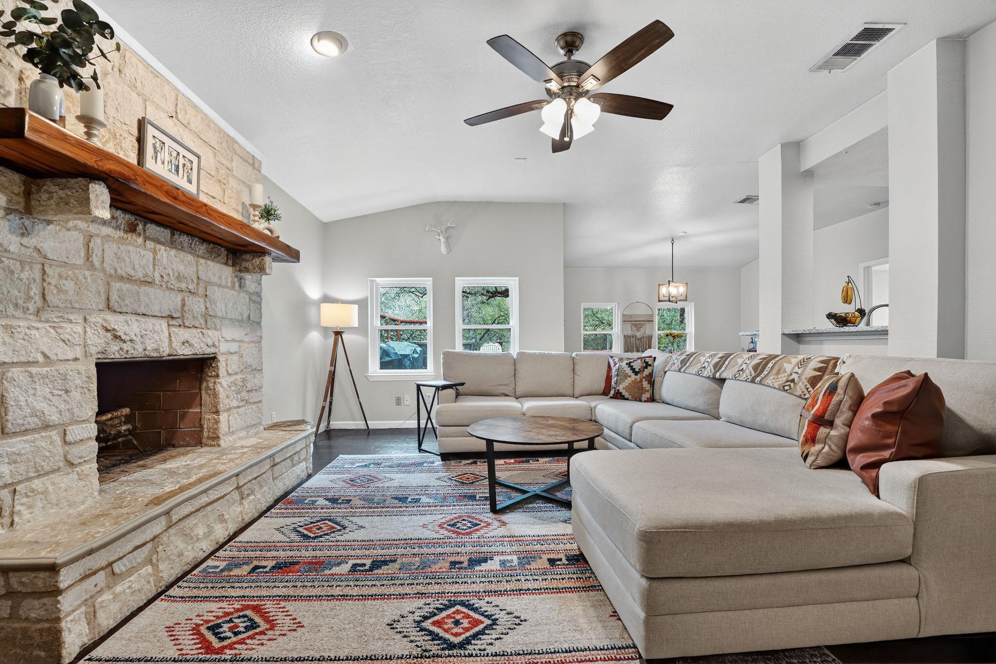 14906 Foy Dr, Lakeway, TX 78734