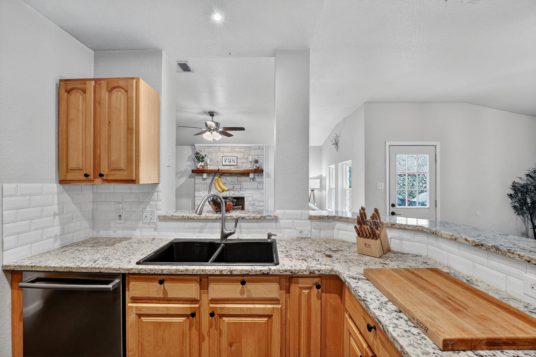 14906 Foy Dr, Lakeway, TX 78734