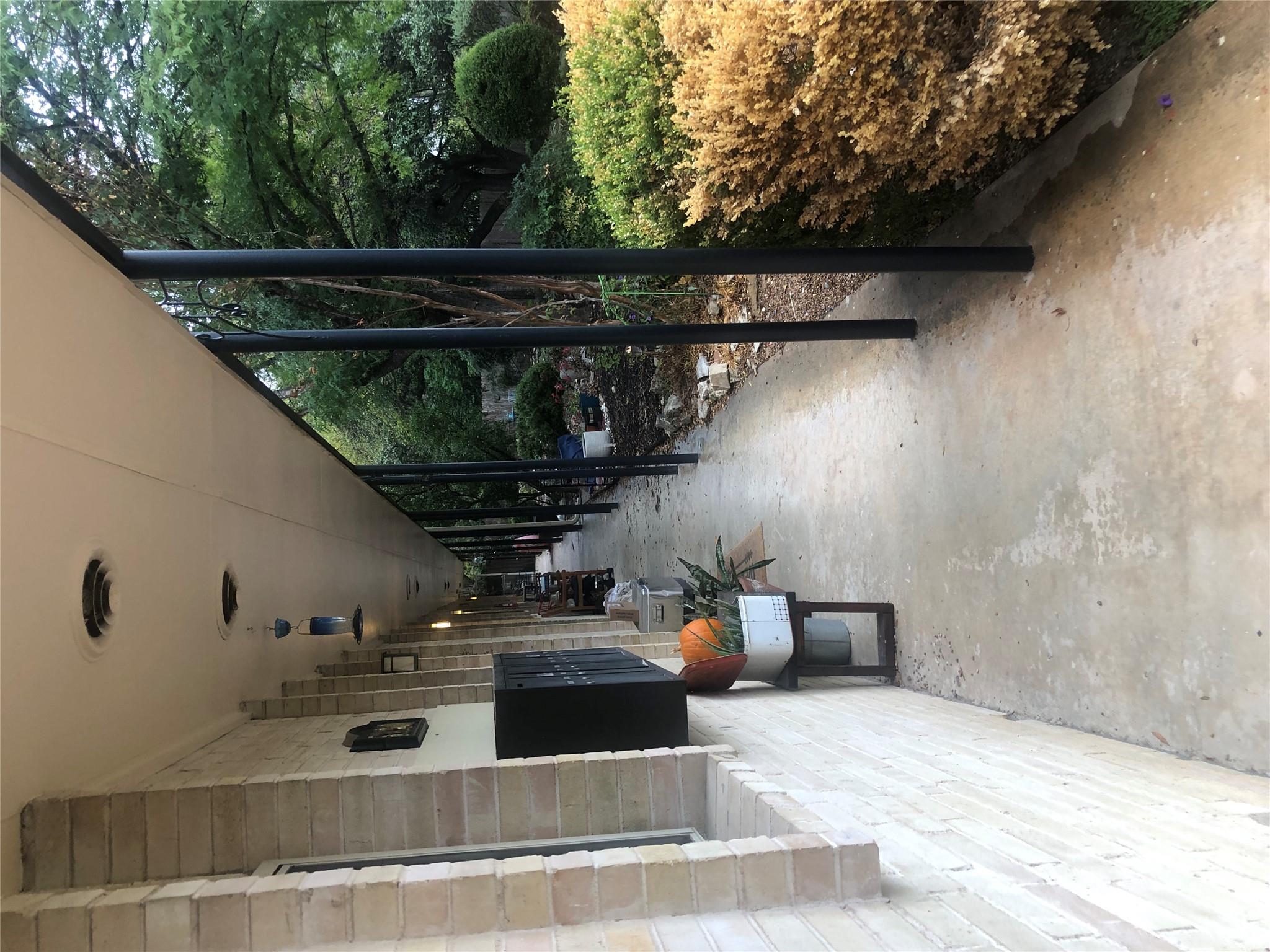 5330 Balcones Dr # A, Austin, TX 78731